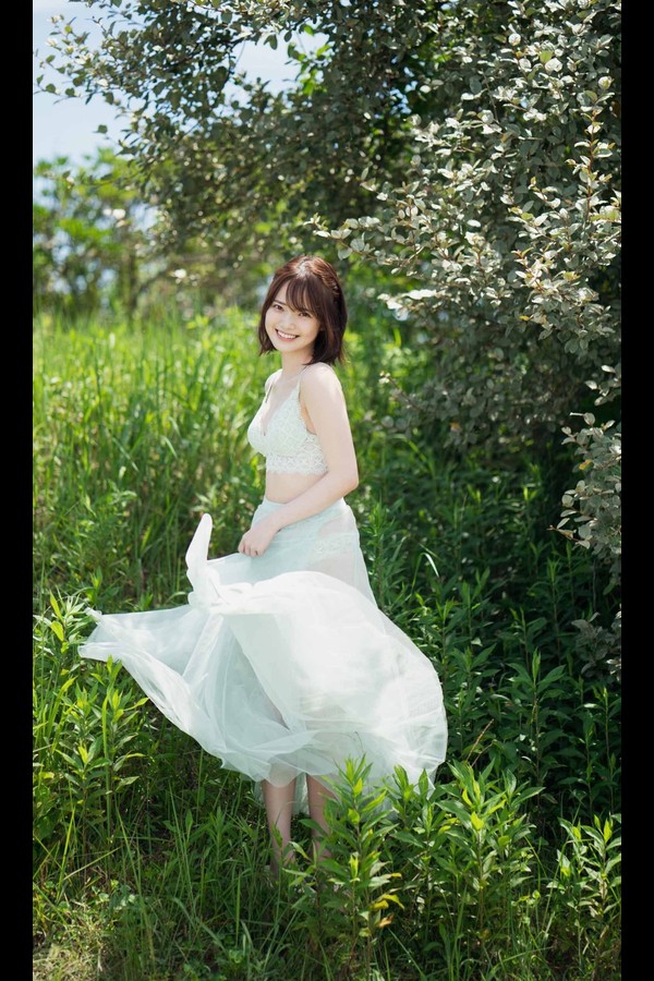 新谷姫加 13本写真合集 4c5925e6edf3551 1