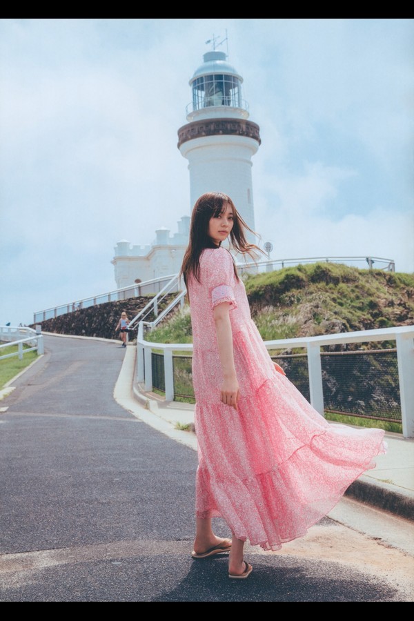 梅澤美波1st 写真集_夢の近く_(2020.09.29)_(Scan_Ver.) 8569665d4ac210e 41