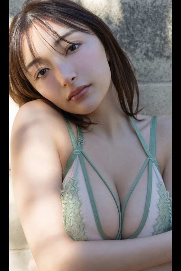 【大増量】エリマリ姉妹写真集「帰ってきた伝説のシスターズ」 (週プレ PHOTO BOOK) 86b05a78ac80f9f 218