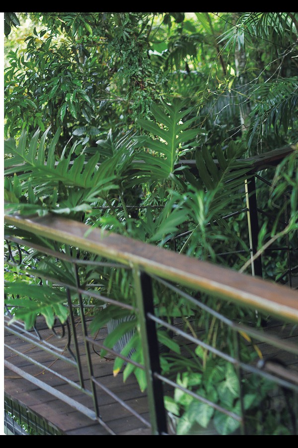 【電子書籍限定カバー】中島由貴写真集 blue Blue (声グラe-books) e836acc61d9d916 129