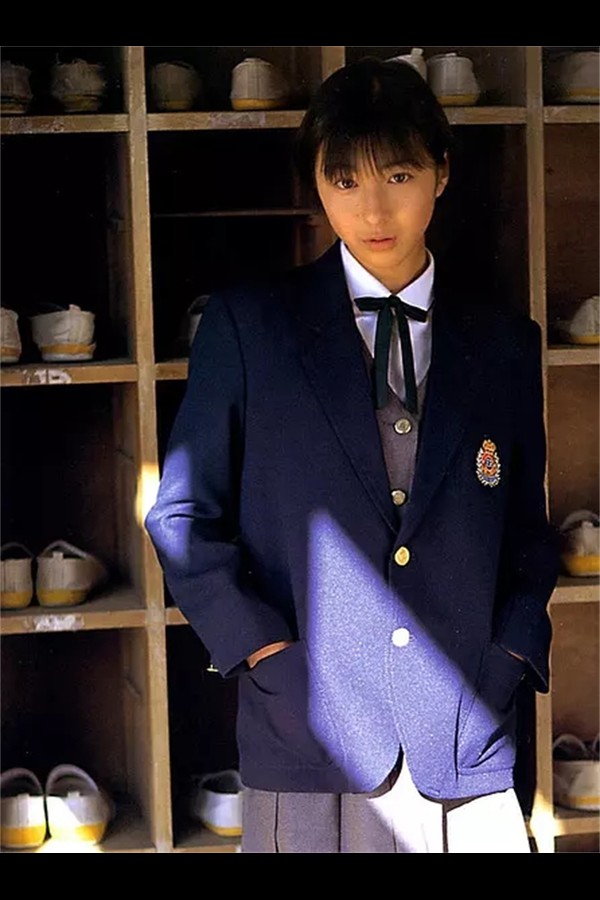 广末凉子 3本写真合集 e836acc61d9d916 167