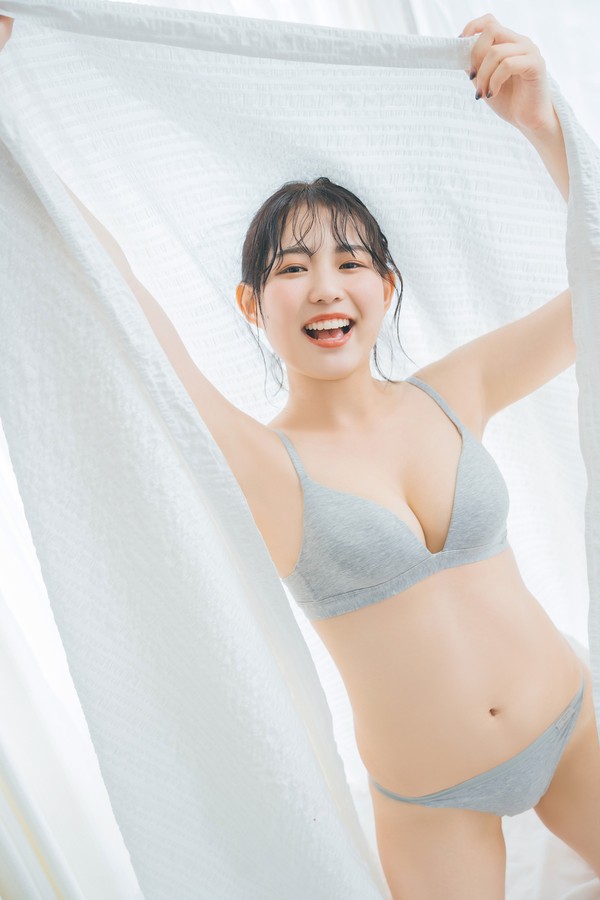 城間菜々美 3套写真合集 e836acc61d9d916 66