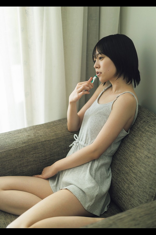 【電子書籍限定カバー】中島由貴写真集 blue Blue (声グラe-books) f338c45e3fc9c96 129