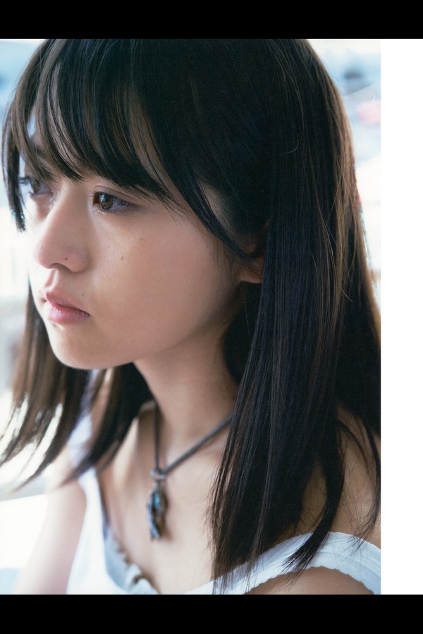 伊藤万理華 1st Photobook - エトランゼ (2018) preview001 01 19