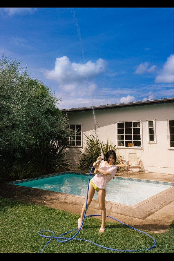 2024.12.19 【デジタル限定 YJ PHOTO BOOK】鎌房祐衣(透色ドロップ)写真集「ガチ初PURE！」 preview001 01 25