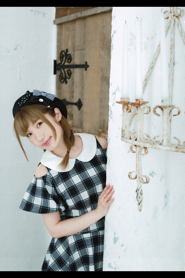 内田彩フォトブック Pretty&Loud years 2018.03.30 preview001 02 16