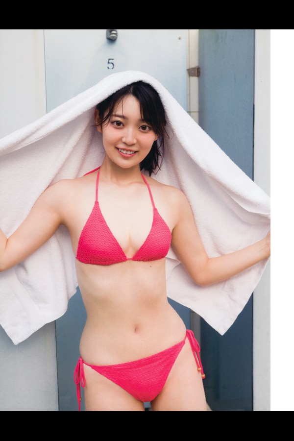 乃木坂46阪口珠美1st写真集 青いバラ preview001 02 18