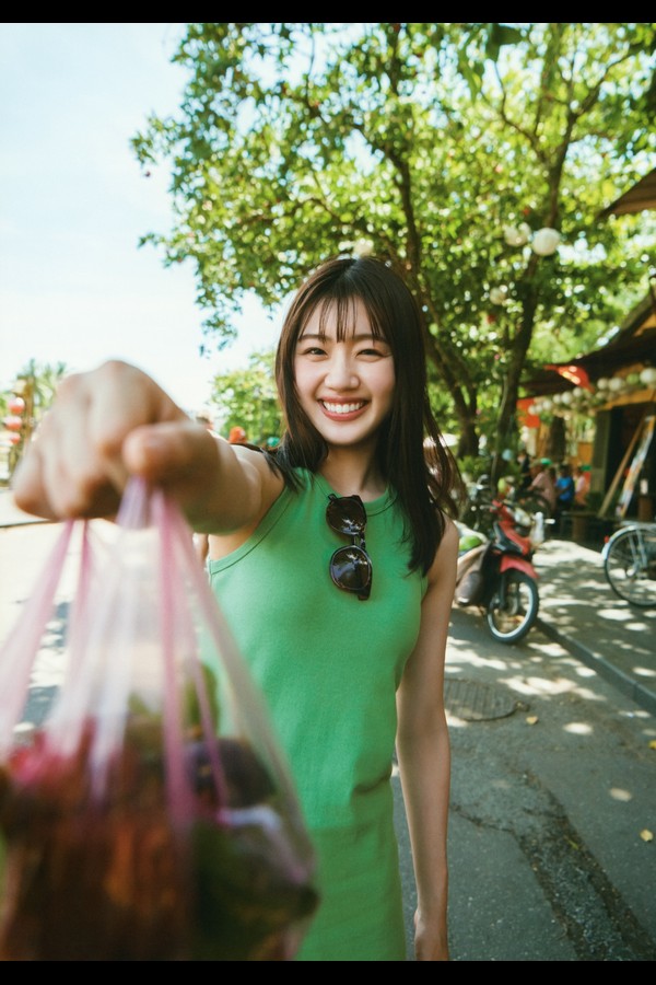 日向坂46 佐々木美玲 1st写真集 陽射しのパレード 2024.12.17 preview001 02 22