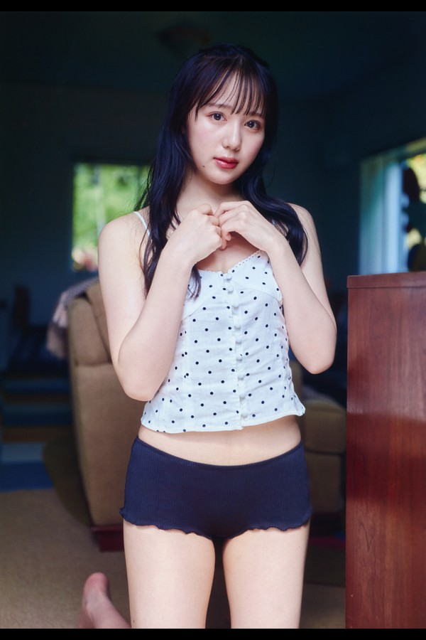 22∕7 麻丘真央 1st写真集 『 光の鏡 』 2024.10.07 preview001 02 34