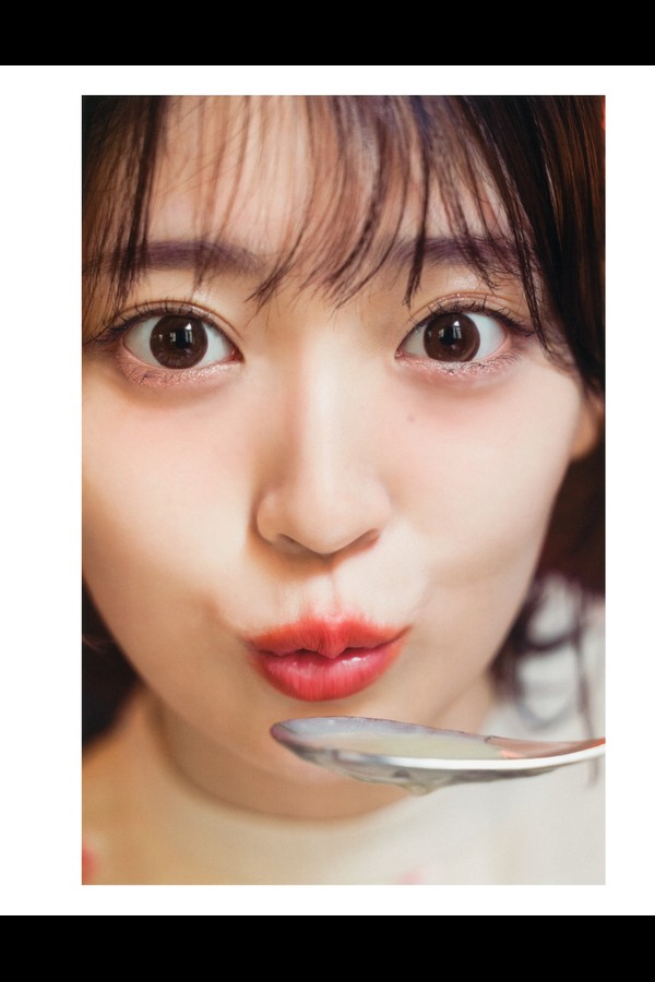 乃木坂46阪口珠美1st写真集 青いバラ preview001 03 18