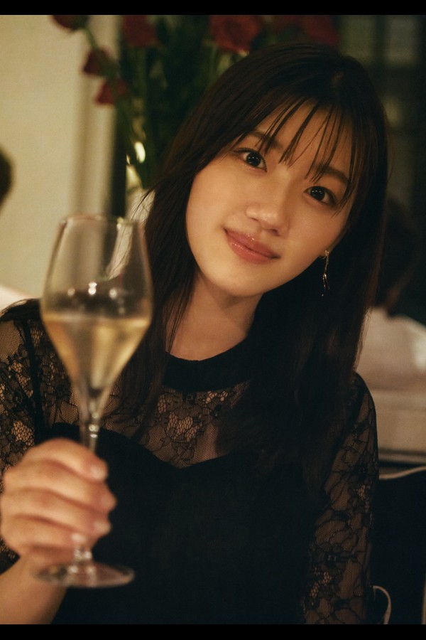 日向坂46 佐々木美玲 1st写真集 陽射しのパレード 2024.12.17 preview001 03 22