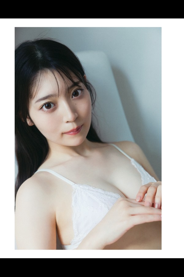 乃木坂46阪口珠美1st写真集 青いバラ preview001 04 18