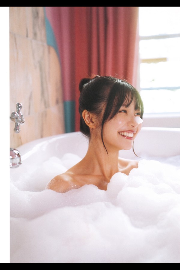 椛島光1st写真集 『chouchou』 2024.12.11 preview001 07 7