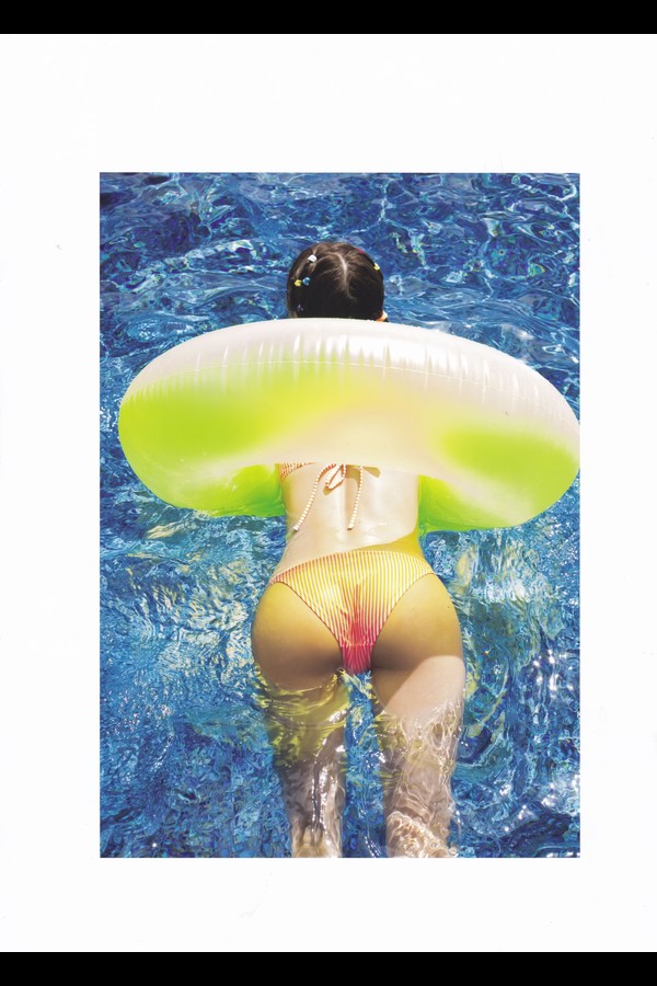 内田理央 2本写真合集 001 内田理央写真集 だーりおといっしゅうかん