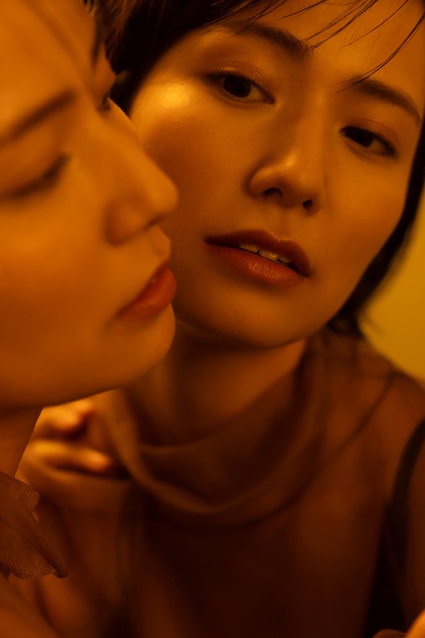 新谷あやか　こっち、こんと？　ｖｏｌ．１　ＦＲＩＤＡＹデジタル写真集 0a5049881e0ec5f 71