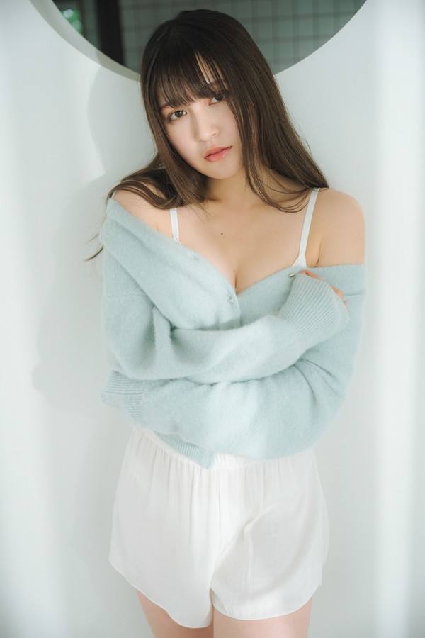 神志那結衣　ジーナに恋して　ｖｏｌ．２　１００Ｐ超豪華版　ＦＲＩＤＡＹデジタル写真集 736ef814138192f