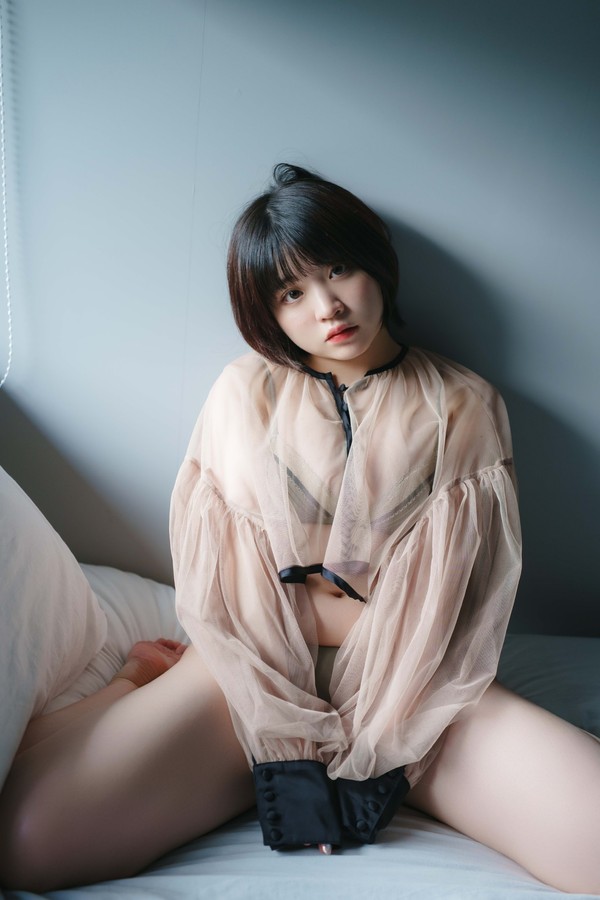 根本凪 5本写真合集 809b77bfb5f581c