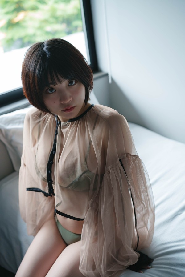 根本凪 5本写真合集 86b05a78ac80f9f 37