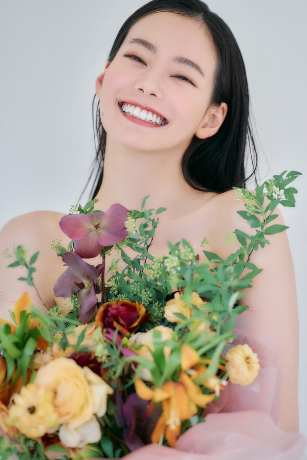 なごみ「ＮＥＷ　ＭＥ」ＷＨＩＴＥ　ｇｒａｐｈ　デジタル写真集 86b05a78ac80f9f 78