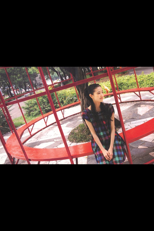 蒼井優 PHOTO BOOK(回転テーブルはむつかしい。) 8acd05053c837c6 101