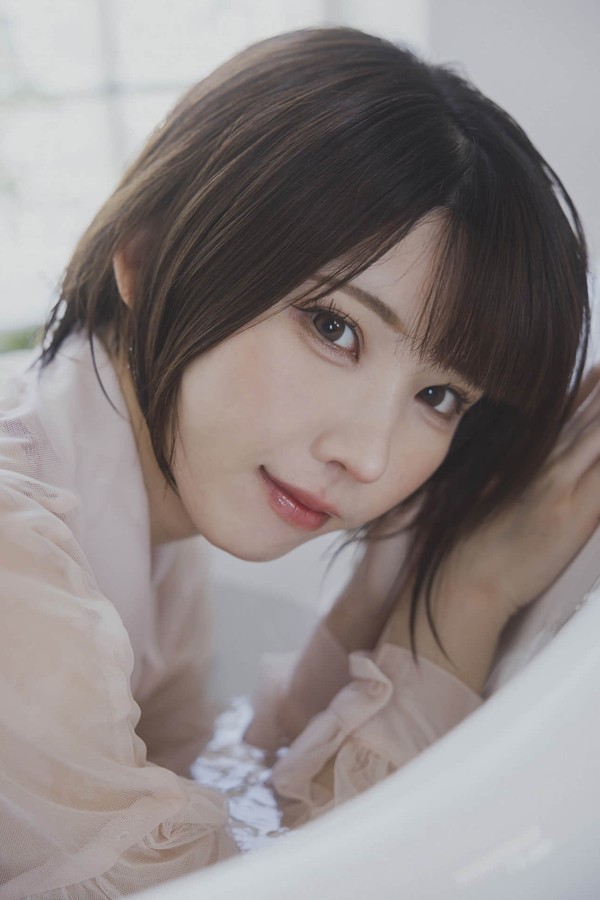 えなこ 9本写真合集 8fe8397d7198e42 2