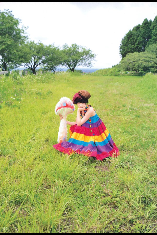 能年玲奈1stフォトブック「ぐりぐりぐるみ」 (TOKYO NEWS MOOK) c88f4d99fd17603 5