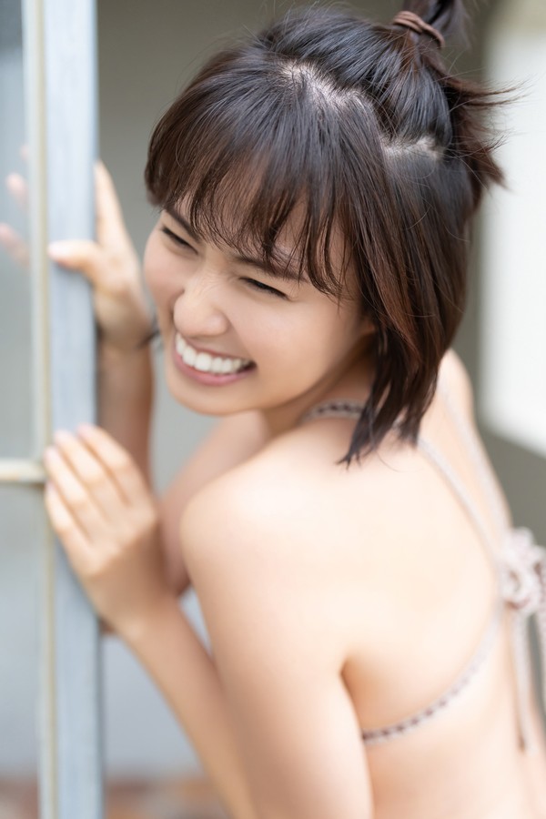 新谷あやか　こっち、こんと？　ｖｏｌ．１　ＦＲＩＤＡＹデジタル写真集 f338c45e3fc9c96 71