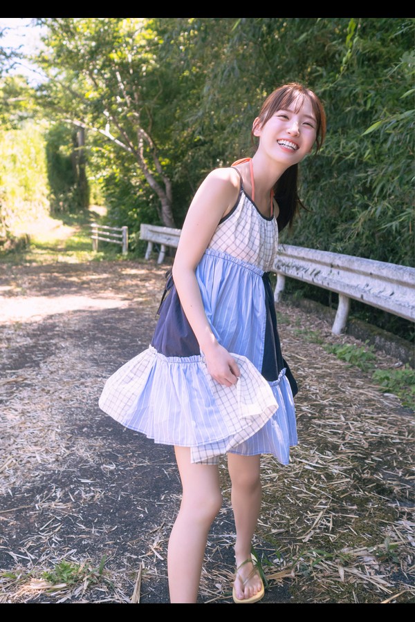 【デジタル限定 YJ PHOTO BOOK】由良ゆら(#よーよーよー)写真集「“ゆらゆら”しないの……？」 001 【デジタル限定 YJ PHOTO BOOK】由良ゆらよーよーよー写真集「ゆらゆらしないの……？」