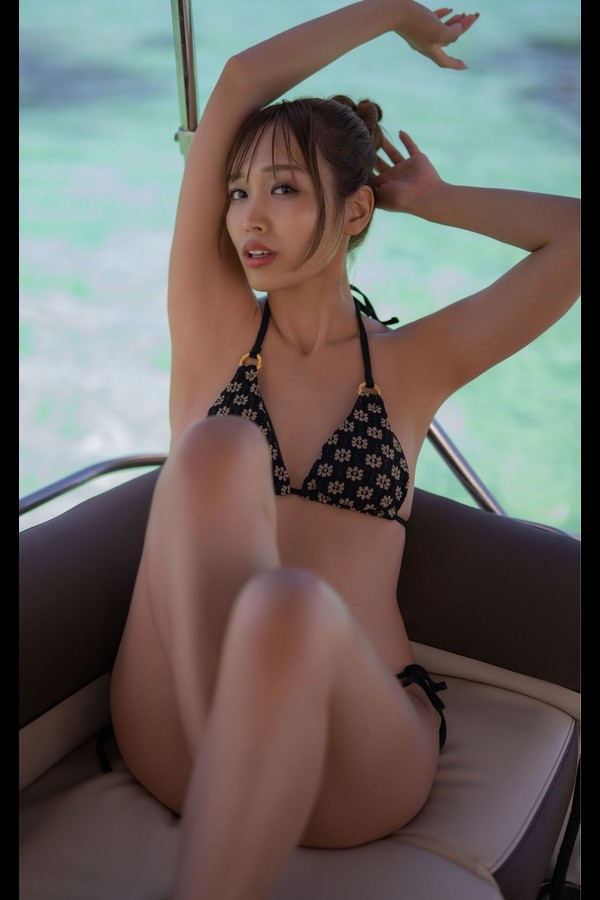 柏木もえ1st写真集Moetabi 001 柏木もえ1st写真集Moetabi