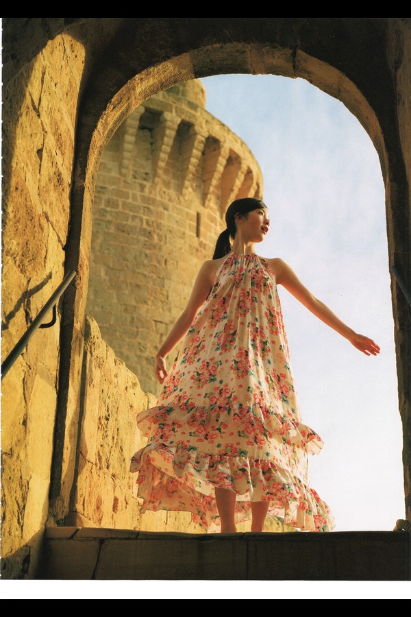 筒井あやめ1st写真集『感情の隙間』resize2 preview001 01 140