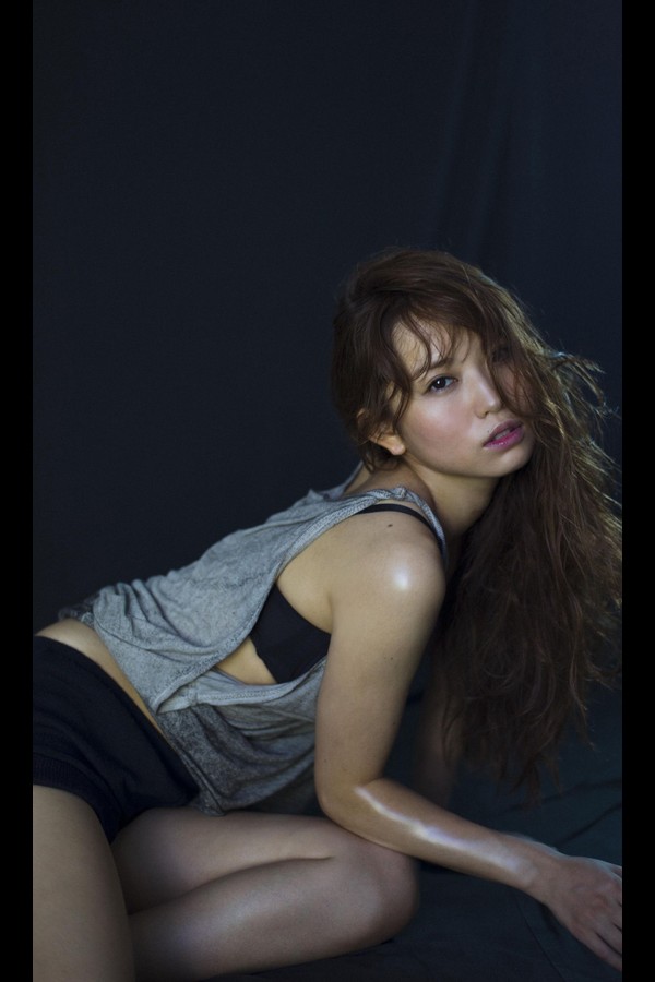 ＜デジタル週プレ写真集＞　市川由衣「晩餐」 週プレ PHOTO BOOK preview001 01 55