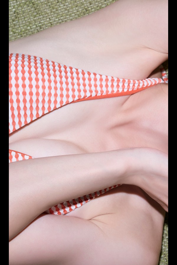 【デジタル限定】長谷川朋加写真集「日本一走る元NHKアナ、初グラビア！」 (週プレ PHOTO BOOK) preview001 02 108