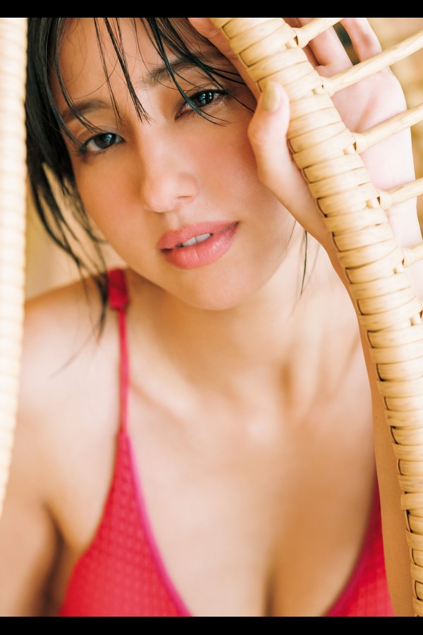 愛甲千笑美1ｓｔ写真集 会いたくなった？【電子特典付き】 preview001 03 130