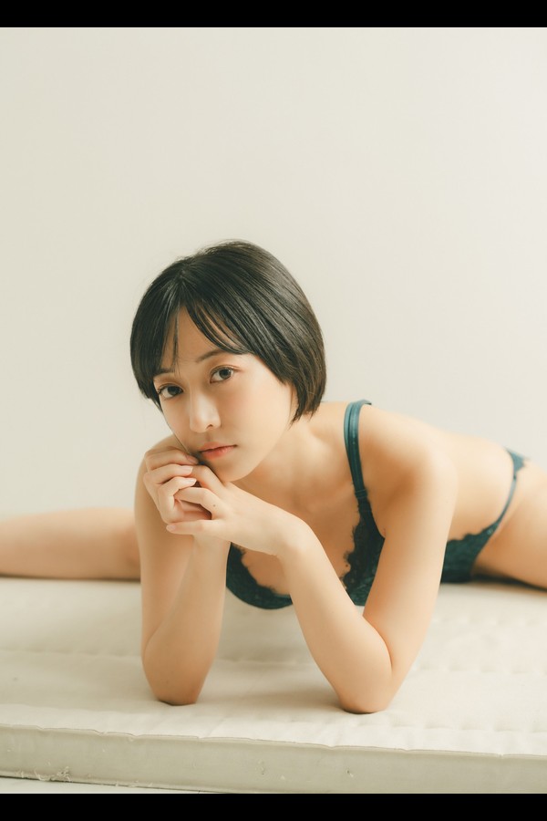 ミンミコ「Flow」デジタル写真集 preview001 03 56