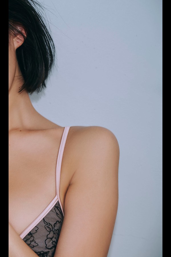 【デジタル限定】葵成美写真集「Run and Run」 (週プレ PHOTO BOOK) preview001 05 69