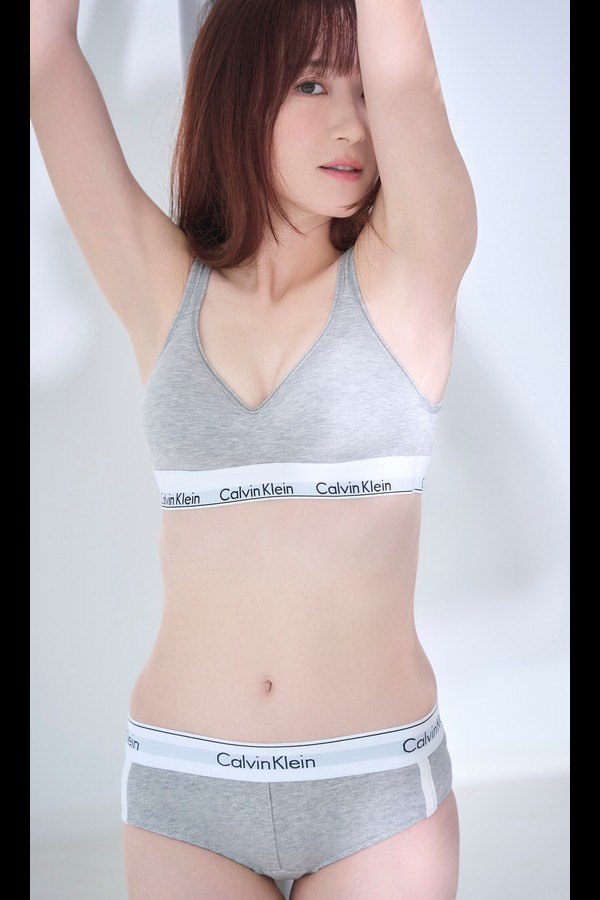 【デジタル限定】長谷川朋加写真集「日本一走る元NHKアナ、初グラビア！」 (週プレ PHOTO BOOK) preview001 07 39