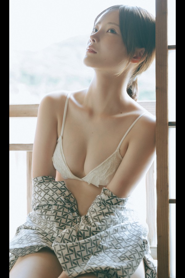 新谷姫加『週プレ プラス！』アザーカット集「帰ってきたよ、福江島～prologue～」 (週プレ PHOTO BOOK) preview001 08 3