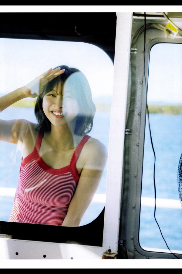 日向坂46富田鈴花1st写真集 preview001 02 27