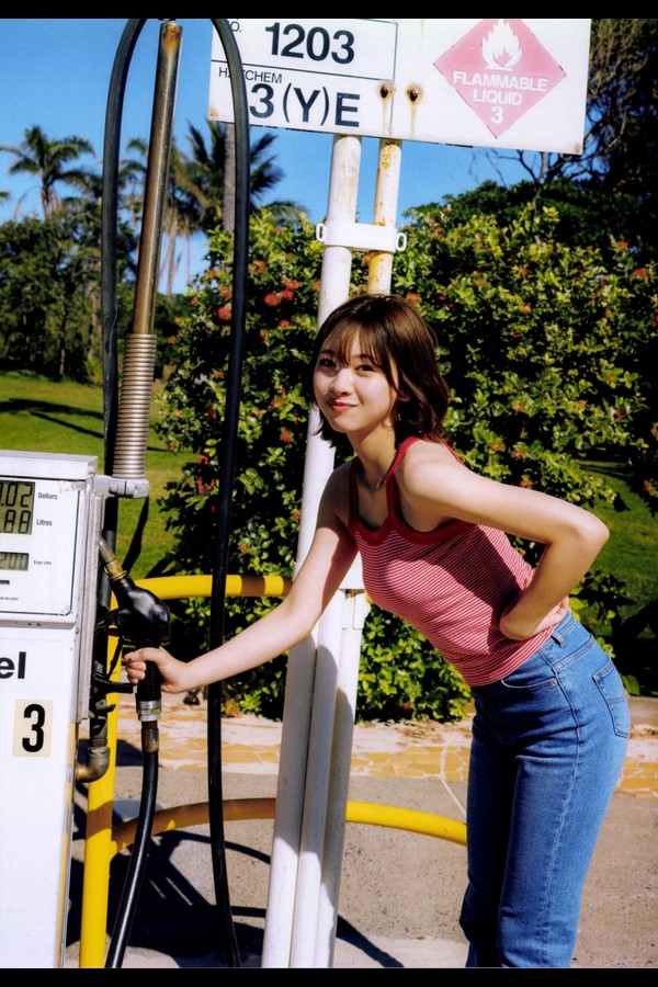 日向坂46富田鈴花1st写真集 preview001 03 21