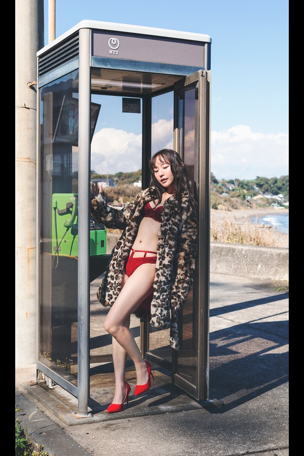 【デジタル限定】高崎かなみ写真集「ヤバすぎるよ、高崎かなみ！」 (週プレ PHOTO BOOK) preview001 06 11